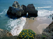 Portugal strand met rotsen